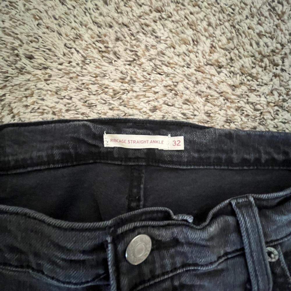 Black Ribcage Straight Ankle Jeans